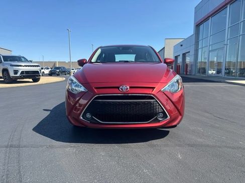 Used 2020 Toyota Yaris LE FWD image 2