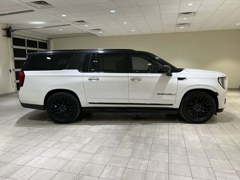 Used 2023 GMC Yukon XL Denali w/ Denali Reserve Package AWD/4WD image 6