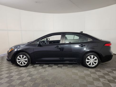 Used 2020 Toyota Corolla LE image 4