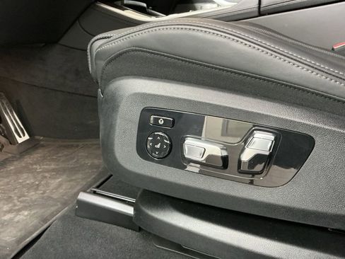 Used 2025 BMW X5 M60i w/ Executive Package image 20