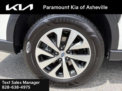 Used 2024 Subaru Outback Premium AWD/4WD image 30