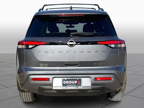 New 2026 Nissan Pathfinder SL image 4