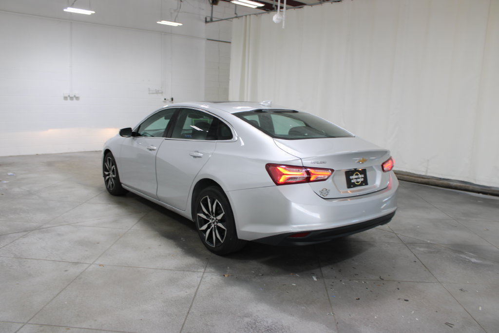 Used 2022 Chevrolet Malibu LT FWD image 7