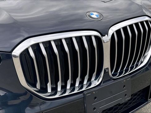 Used 2021 BMW X5 xDrive40i w/ M Sport Package AWD/4WD image 31