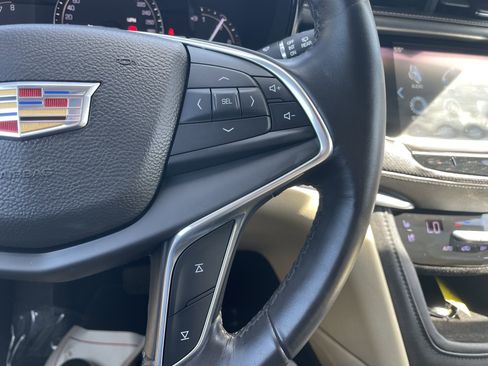 Used 2017 Cadillac XT5 Premium Luxury w/ Driver Assist Package AWD/4WD image 16