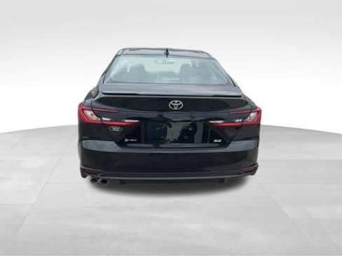 Used 2025 Toyota Camry SE FWD image 4