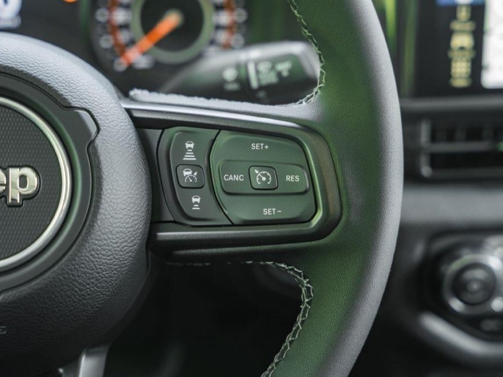 New 2025 Jeep Gladiator Sport AWD/4WD image 32