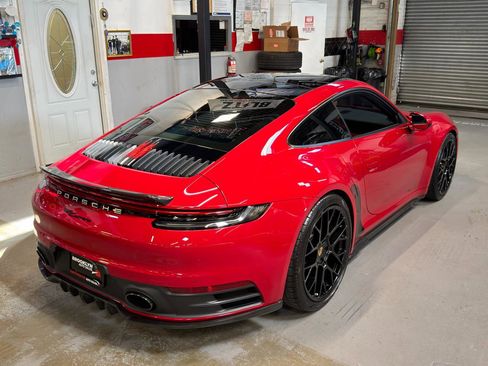 Used 2022 Porsche 911 Carrera image 5