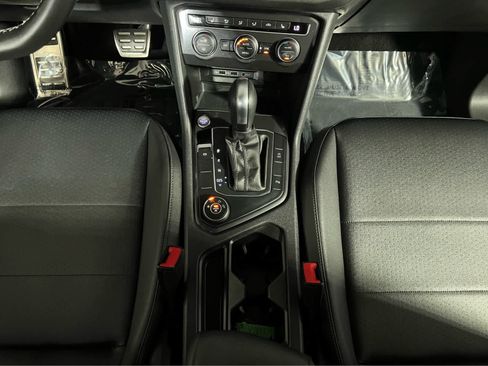 Used 2020 Volkswagen Tiguan SE R-Line AWD/4WD image 13