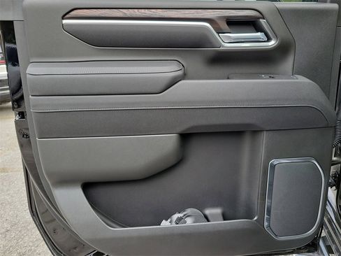 New 2025 GMC Sierra 3500 SLT w/ SLT Convenience Package image 12