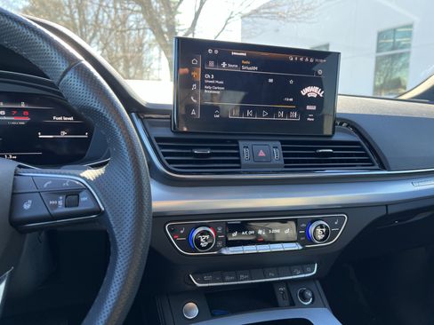 Used 2024 Audi Q5 2.0T Premium Plus w/ Premium Plus Package image 32