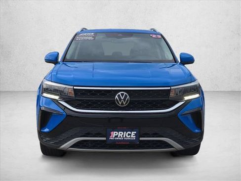 Used 2023 Volkswagen Taos SE w/ Panoramic Sunroof Package FWD image 10