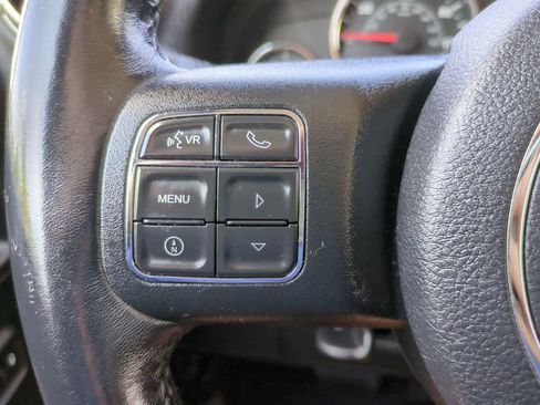 Used 2018 Jeep Wrangler Unlimited Sahara w/ Connectivity Group AWD/4WD image 22