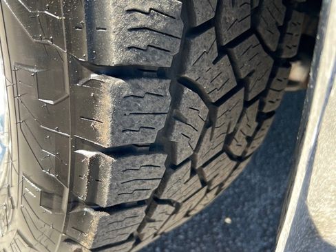 Used 2018 RAM 1500 Laramie w/ Convenience Group image 28