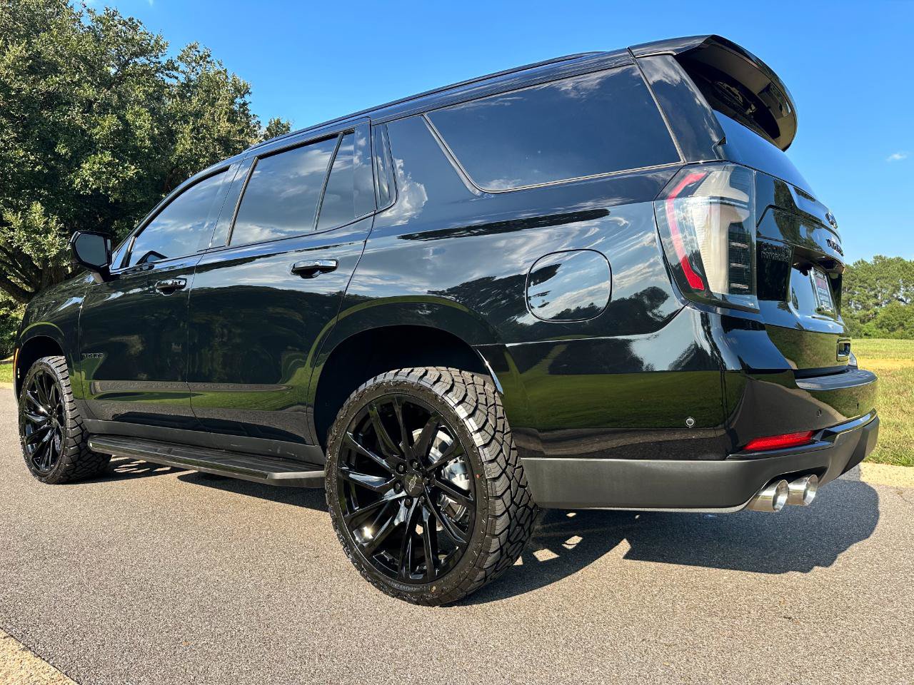 Used 2025 Chevrolet Tahoe RST w/ RST Capability Package AWD/4WD image 7