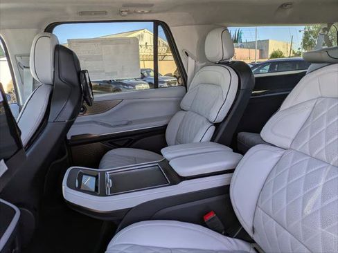 New 2025 Lincoln Navigator L Black Label w/ Black Label Special Edition AWD/4WD image 12