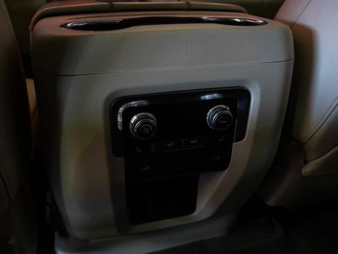 Used 2022 GMC Yukon XL Denali image 39
