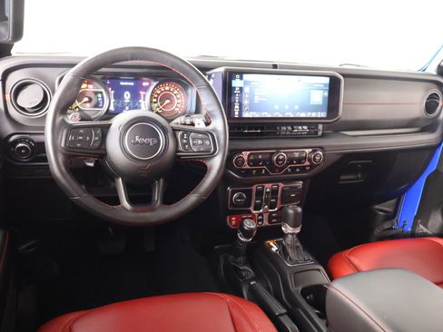Used 2024 Jeep Wrangler Unlimited Rubicon 392 AWD/4WD image 2