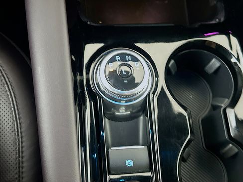 Used 2025 Ford Explorer Platinum w/ LUX Leather Package image 25