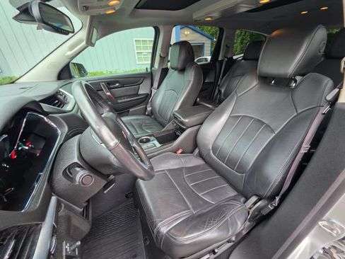 Used 2015 Chevrolet Traverse LTZ AWD/4WD image 14
