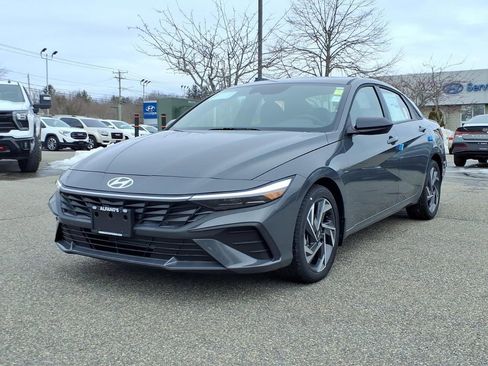 New 2025 Hyundai Elantra Sport image 5