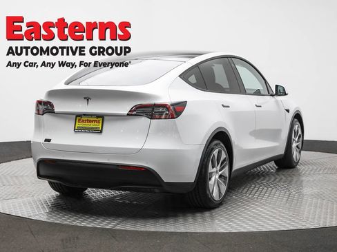 Used 2021 Tesla Model Y Long Range image 5