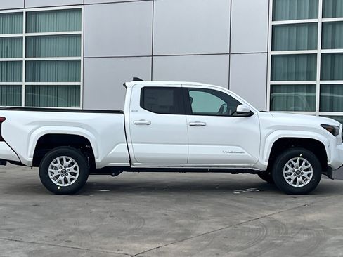 New 2026 Toyota Tacoma SR5 image 3