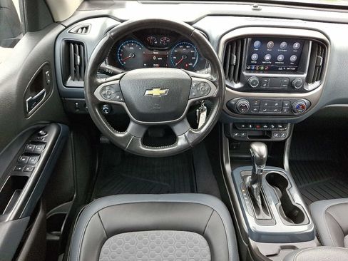 Used 2022 Chevrolet Colorado Z71 AWD/4WD image 11