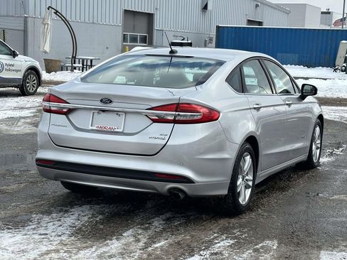 Used 2018 Ford Fusion SE image 3