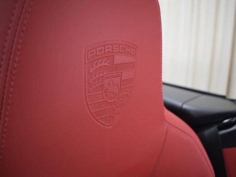 Used 2024 Porsche 911 Carrera 4S image 38