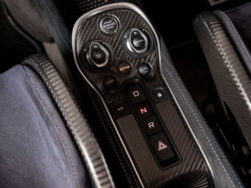 Used 2019 McLaren 600LT RWD image 19