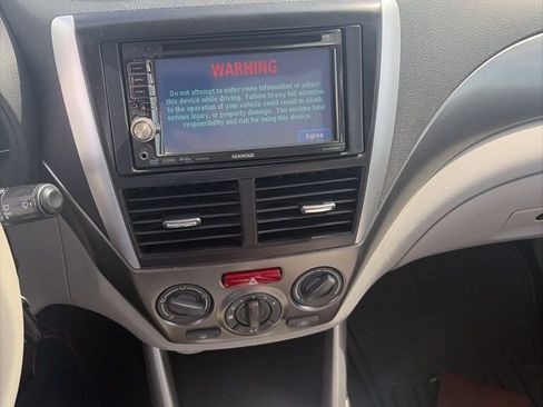 Used 2011 Subaru Forester 2.5X image 19