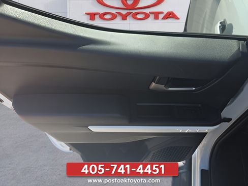 Used 2024 Toyota Tacoma TRD Sport AWD/4WD image 24