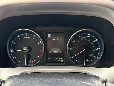 Used 2018 Toyota RAV4 XLE w/ Plus Extra Value Package AWD/4WD image 10