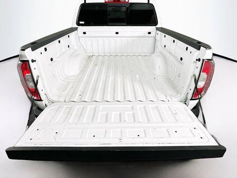 Used 2016 GMC Canyon SLE w/ SLE Convenience Package image 27