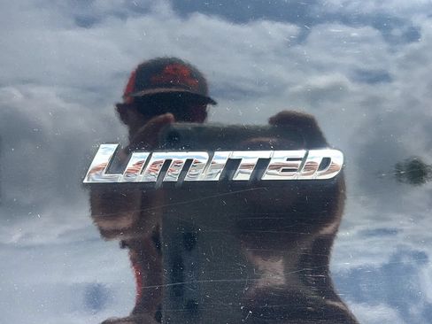 Used 2016 Toyota 4Runner Limited AWD/4WD image 13