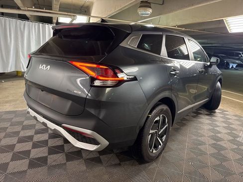 Used 2023 Kia Sportage LX AWD/4WD image 7