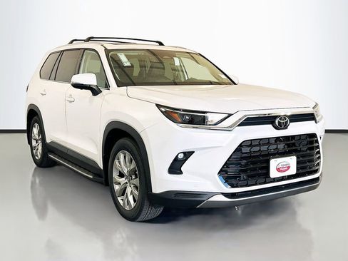 New 2026 Toyota Grand Highlander AWD image 3