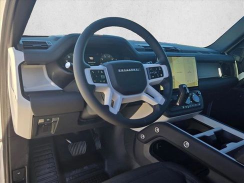 New 2026 Land Rover Defender 110 X-Dynamic SE image 3