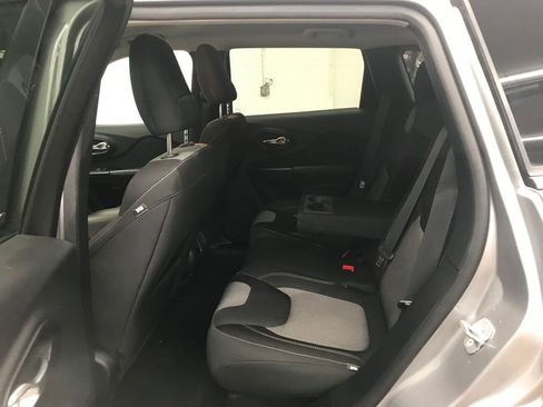 Used 2014 Jeep Cherokee Latitude image 28