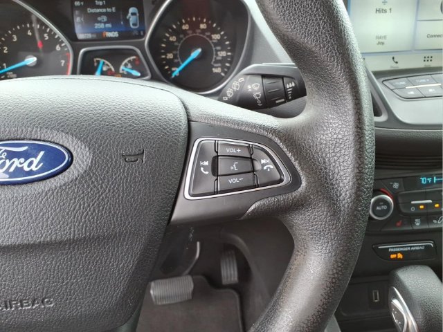 Used 2019 Ford Escape SE FWD image 17