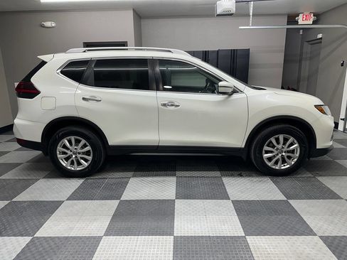 Used 2018 Nissan Rogue SV image 6