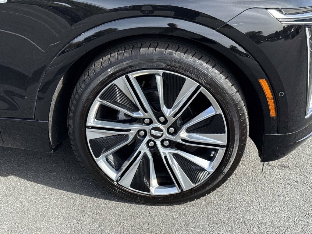 Certified 2026 Cadillac Lyriq Signature Luxury w/ Nappa Leather Package AWD/4WD image 14