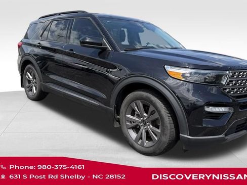 Used 2023 Ford Explorer XLT w/ Equipment Group 202A RWD image 2