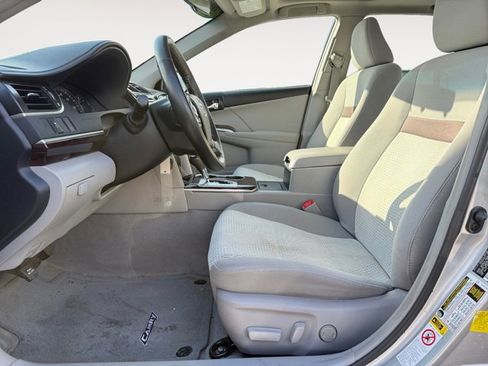 Used 2012 Toyota Camry XLE image 11
