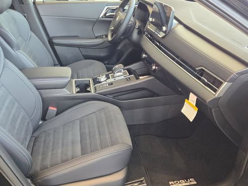 Used 2026 Nissan Rogue SL w/ Family Package AWD/4WD image 5