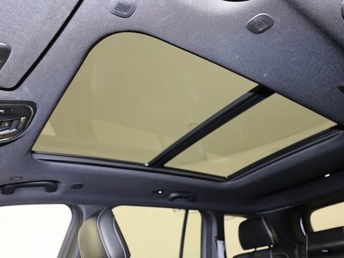 Used 2024 Jeep Grand Cherokee Limited w/ Trailer Tow Package image 13