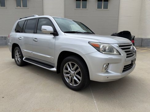 Used 2013 Lexus LX 570 4WD w/ Luxury Pkg image 1