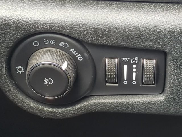 New 2026 Chrysler Pacifica Select FWD image 28