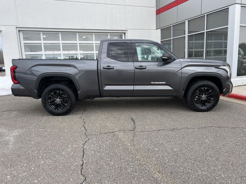 Used 2022 Toyota Tundra SR5 w/ SR5 Premium Package image 18